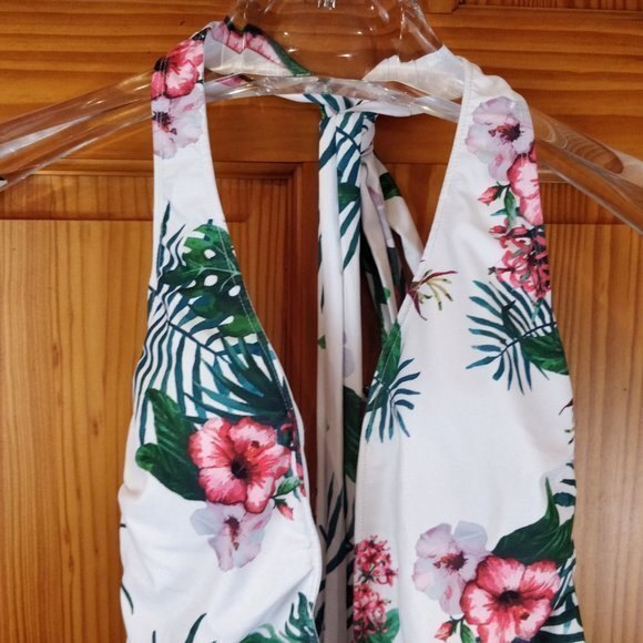 Begonia K.  Cross Floral Print One Piece Swimsuit Medium - Picture 7 of 7